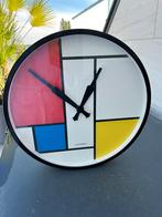 Grote klok cloudnola stijl Piet Mondriaan. Nieuwstaat, Maison & Meubles, Accessoires pour la Maison | Horloges, Enlèvement ou Envoi