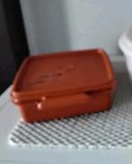 Tupperware Boîte  lunch brique16 cm x16 cm, Maison & Meubles, Boîte, Utilisé, Enlèvement ou Envoi