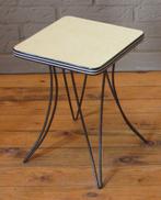 Lichtgeel Formica Plantentafeltje Uit Jaren 60, Vierkant, Ophalen of Verzenden, Zo goed als nieuw, Vintage / Jaren 60