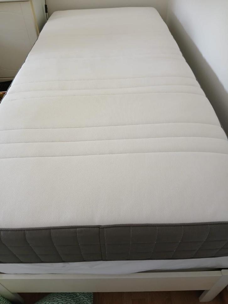 Eenpersoonsmatras, Huis en Inrichting, Slaapkamer | Matrassen en Bedbodems, Zo goed als nieuw, Matras, 90 cm, 200 cm, Eenpersoons