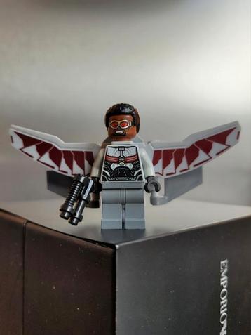 Lego Faucon marvel