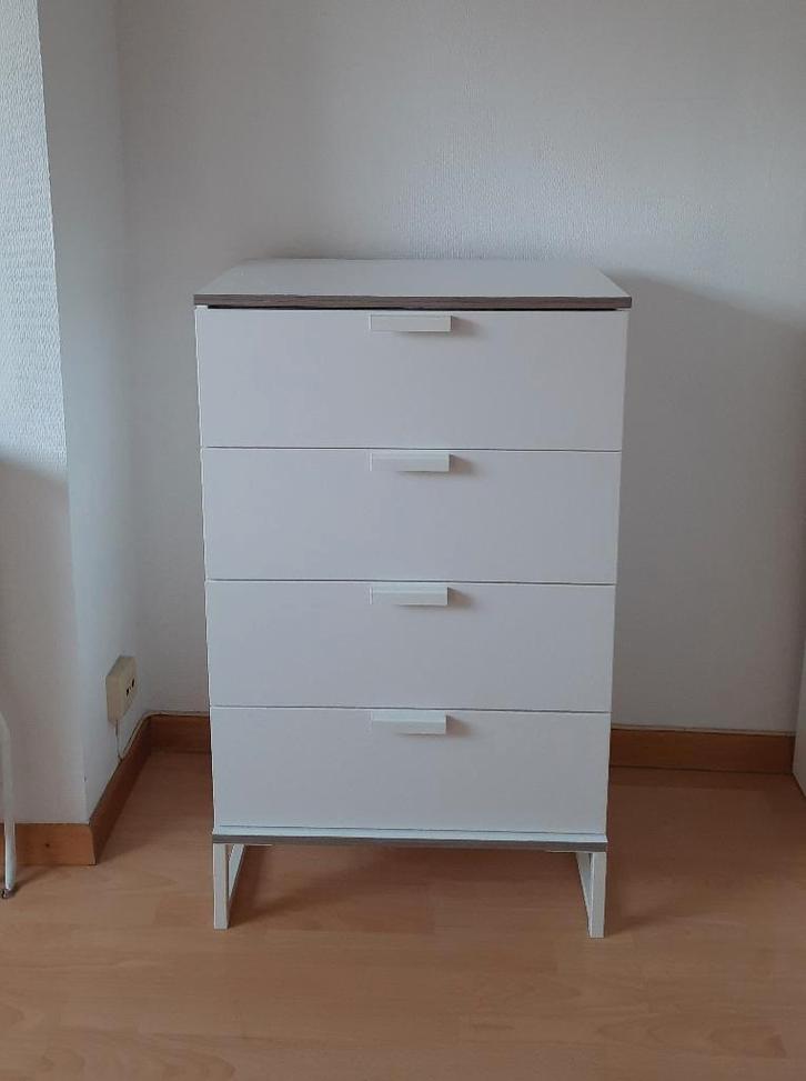 Commode IKEA 4 tiroirs, blanc, Maison & Meubles, Armoires | Commodes, Utilisé, Moins de 100 cm, 50 à 100 cm, 25 à 50 cm, Synthétique