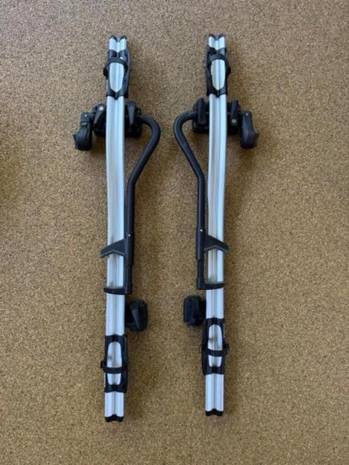 THULE ProRide 591 fietsdrager voor op dak (2 stuks), Auto diversen, Fietsendragers, Zo goed als nieuw, Dakdrager, 2 fietsen, Brede banden