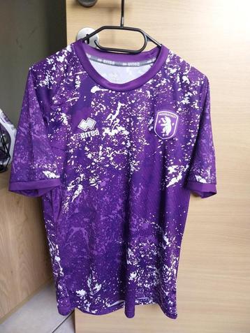 Beerschot Errea warm up t-shirt beschikbaar voor biedingen