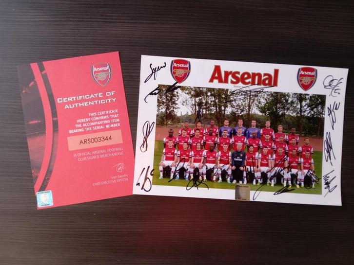 Gesigneerde 2013-2014 selectie foto met COA van Arsenal FC, Verzamelen, Sportartikelen en Voetbal, Nieuw, Spelerskaart, Ophalen of Verzenden