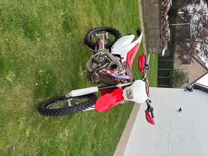 Crf 450 homologué red moto, Motoren, Motoren | Honda, Particulier, Enduro, meer dan 35 kW, Ophalen of Verzenden