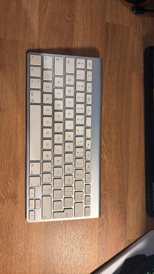 Apple Bluetooth A1314-toetsenbord (model 2009), Computers en Software, Toetsenborden, Zo goed als nieuw, Draadloos, Ophalen of Verzenden