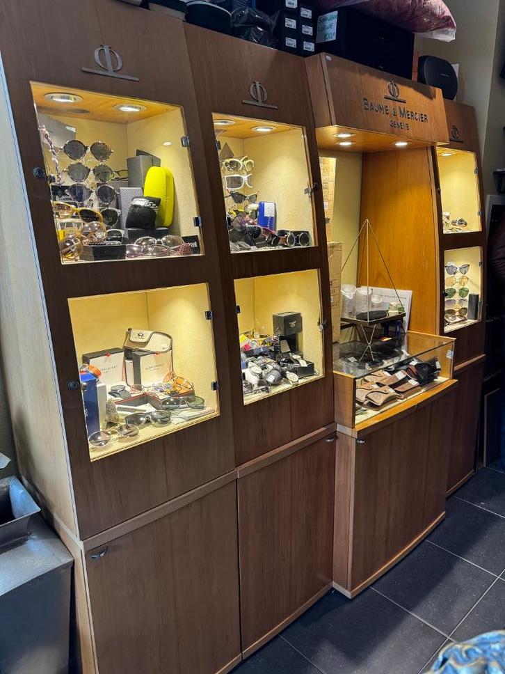 VINTAGE VITRINE Baume et Mercier juwelier KAST juwelenkast, Antiek en Kunst, Curiosa en Brocante, Ophalen