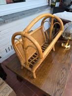 Vintage rotan krantenbak / lectuurbak, Ophalen, Gebruikt