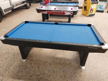 Recreatieve pooltafel beschikbaar voor biedingen
