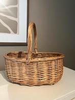 panier de courses en osier  longueur 28 cm h 30 cm 4€, Hobby en Vrije tijd, Picknickmanden, Ophalen, Zo goed als nieuw