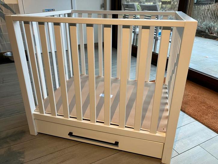 Box, park, kinderpark, babypark: TWF + matras, Enfants & Bébés, Parcs, Comme neuf, Rectangulaire, Réglable en hauteur, Tiroir