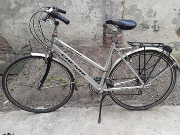 studentenfiets beschikbaar voor biedingen
