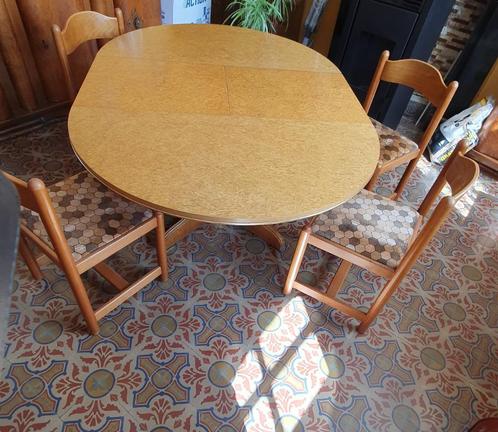 vintage eettafel, Huis en Inrichting, Tafels | Eettafels, Gebruikt, 150 tot 200 cm, Vijf personen of meer, Ovaal, Ophalen
