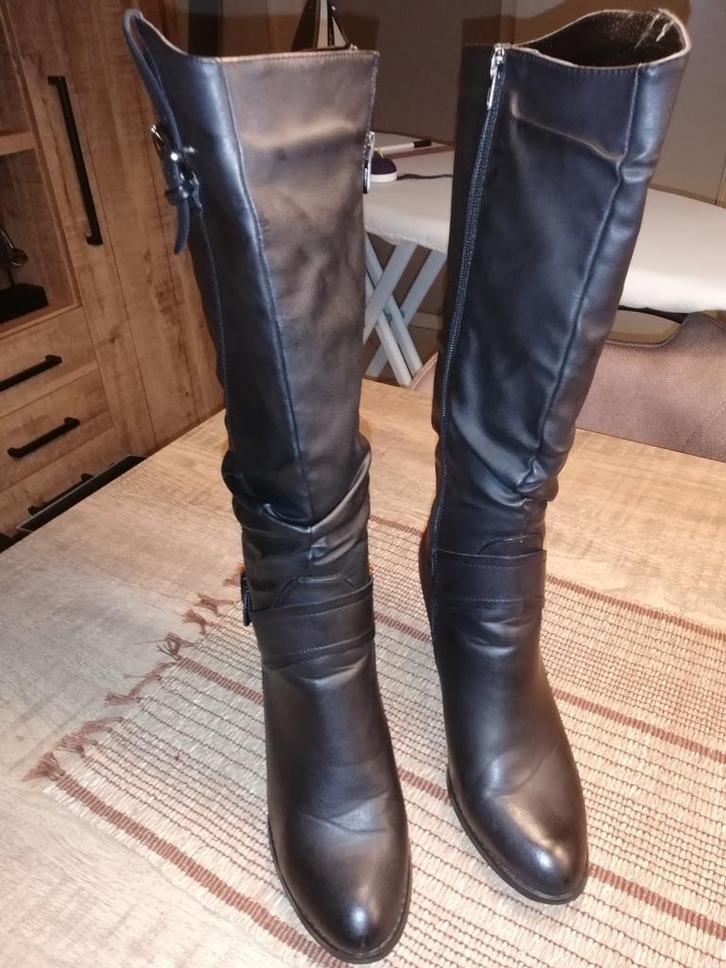 Hoge lederen zwarte laars maat 41.8, Kleding | Dames, Schoenen, Zo goed als nieuw, Ophalen