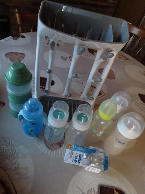 Lot égouttoir biberons / biberons / Boite préparer lait ..., Kinderen en Baby's, Babyvoeding en Toebehoren, Gebruikt, Overige typen