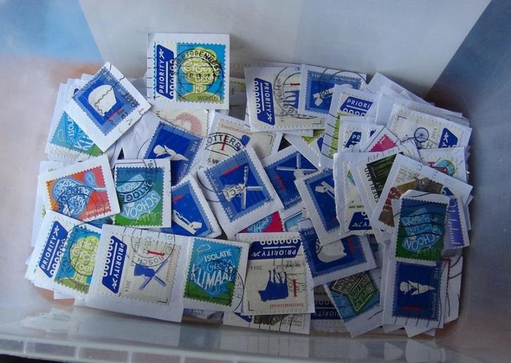 Doos postzegels 597 gram, Postzegels en Munten, Postzegels | Volle albums en Verzamelingen, Ophalen of Verzenden