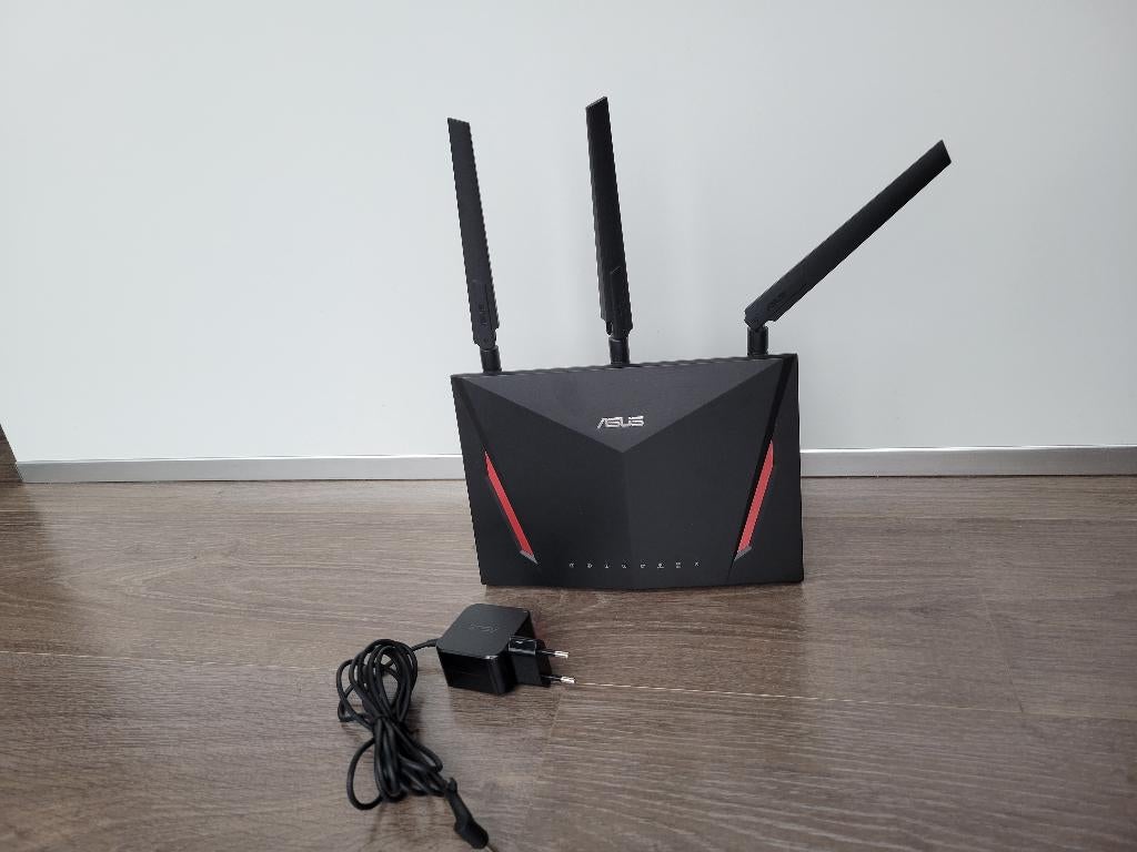 ASUS RT AC86U router, Computers en Software, Ophalen of Verzenden, Zo goed als nieuw