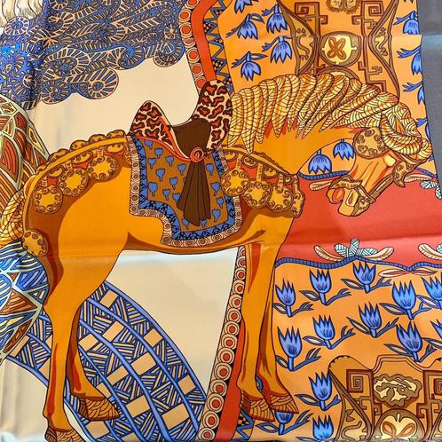 Hermès zijden foulard. Ook Delvaux te koop., Handtassen en Accessoires, Tassen | Damestassen, Ophalen of Verzenden
