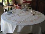 Nappe ronde brodée main motif "marguerites" en lin blanc, Maison & Meubles, Enlèvement ou Envoi