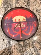 Stranger Things - Upside Down - Wandklok - Rood - 25x25cm, Ophalen, Zo goed als nieuw, Jongen of Meisje