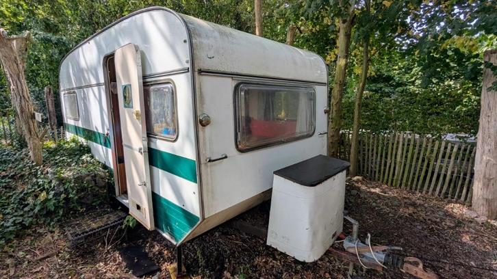 Retro vintage caravan Knaus 450 uit 1977 + nieuwe verwarming, Caravans en Kamperen, Caravans, Particulier, tot en met 4, 500 - 750 kg