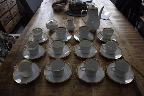 Vintage koffie servies met gouden randje (12 kopjes), Antiek en Kunst, Antiek | Servies compleet, Ophalen of Verzenden