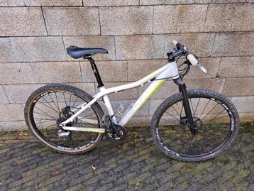 Mountainbike Cube - 15" beschikbaar voor biedingen
