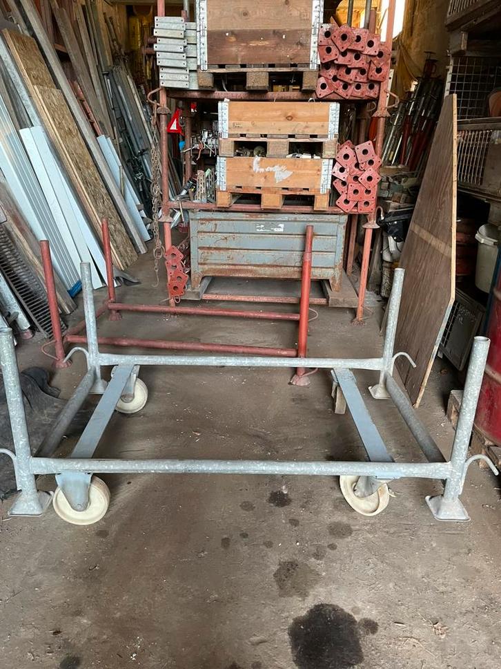 verzinkte schoormand-schoorbak-stapelmand, Huis en Inrichting, Woonaccessoires | Schalen en Manden, Mand, Ophalen