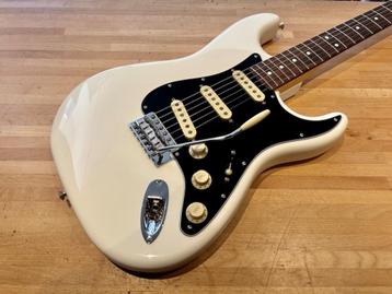 Fender 2022 American Performer Stratocaster Arctic White 