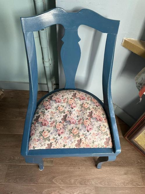 2 vintage blauwe stoelen, Huis en Inrichting, Stoelen, Gebruikt, Twee, Hout, Stof, Blauw, Ophalen