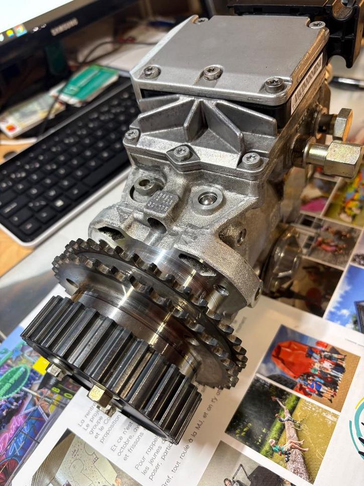 vends lot 2 Pompes Injection Bosch VP30, Auto-onderdelen, Motor en Toebehoren, Ford, Gebruikt, Ophalen of Verzenden