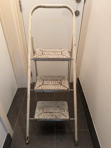 Trapladder 3 treden beschikbaar voor biedingen