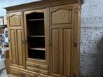 Antieke houten boekenkast; 3 deuren, 200 cm of meer, Grenenhout, Gebruikt, Met hangruimte