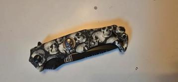 Skull-knive  beschikbaar voor biedingen