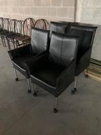 4 zwarte leren stoelen met wielen, Ophalen, Gebruikt