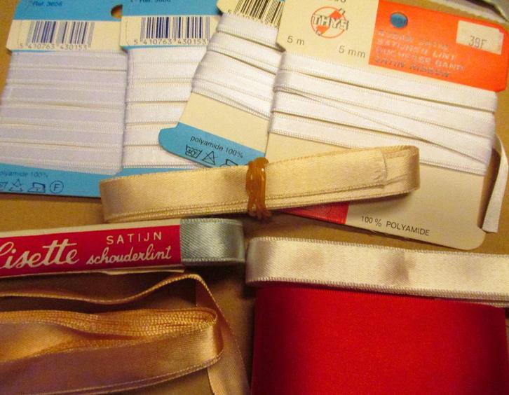 Satijnen linten, Hobby en Vrije tijd, Naaien en Fournituren, Nieuw, Lint, Band of Elastiek, Ophalen of Verzenden