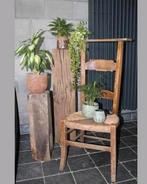 Originele vintage retro houten kerkstoel met rieten zitting, Huis en Inrichting, Stoelen, Ophalen of Verzenden, Gebruikt