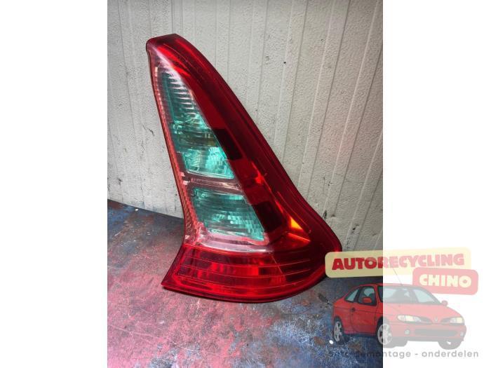 Feu arrière droit d'un Citroen C4, Autos : Pièces & Accessoires, Éclairage, Citroën, Utilisé, 3 mois de garantie, Enlèvement ou Envoi