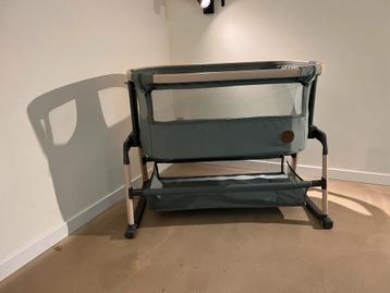 Maci cosy co-sleeper bedje. Zeer proper. Met wieg systeem. beschikbaar voor biedingen