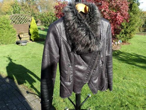 Mooi GUESS-jack met bontkraag, Kleding | Dames, Jassen | Winter, Ophalen of Verzenden