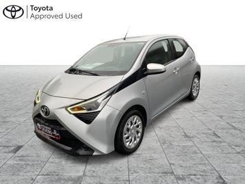 Toyota Aygo x-play2 5 MT 1.0 Benzine  disponible aux enchères