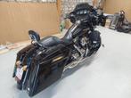 Harley Street Glide zwart, 2 cilinders, 1690 cc, Cruise Control, Particulier