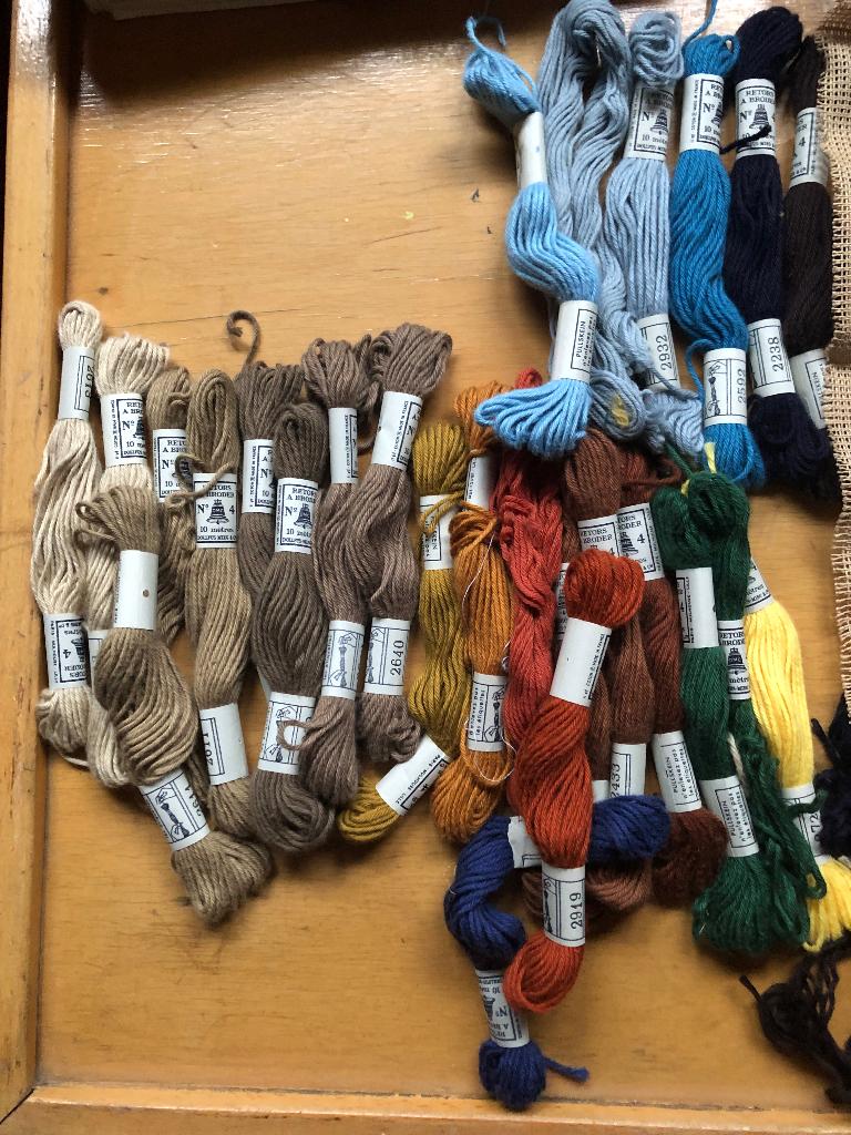 couture broderie, Enlèvement, Comme neuf, Fil ou Aiguille(s)