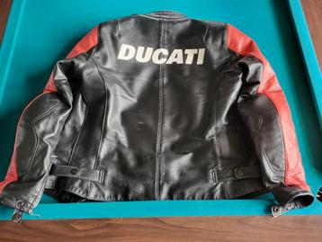 veste Ducati femme en cuir  beschikbaar voor biedingen