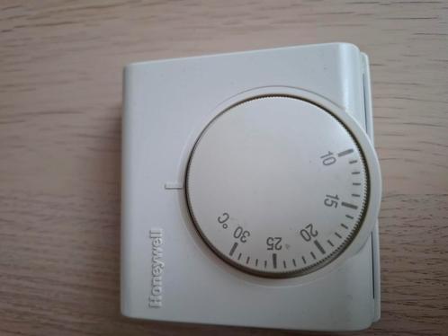Honeywell T40 Thermostaat – Tweedehands (Goede Staat), Doe-het-zelf en Bouw, Thermostaten, Zo goed als nieuw, Ophalen of Verzenden