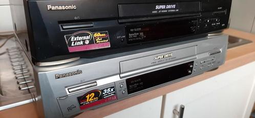 2 x Video&#x27;s Panasonic Super Drive, Audio, Tv en Foto, Videospelers, Zo goed als nieuw, Ophalen of Verzenden