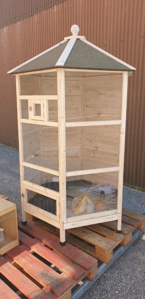Volière met roofingdak en diverse kweekkooien, Dieren en Toebehoren, Vogels | Hokken en Kooien, Zo goed als nieuw, Volière, Hout