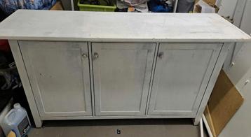 Buffet en bois peint en blanc  beschikbaar voor biedingen