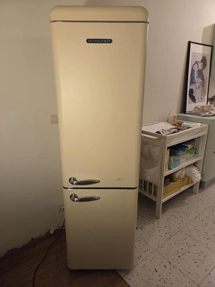 Koelkast met diepvries - Schneider, Elektronische apparatuur, Koelkasten en IJskasten, Zo goed als nieuw, Met vriesvak, 200 liter of meer